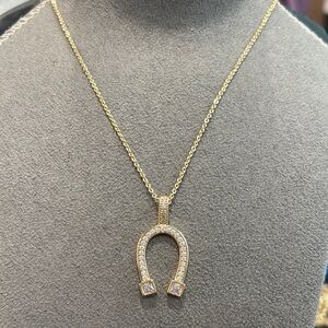 Elegant Gold plated  Horseshoe Pendant Necklace